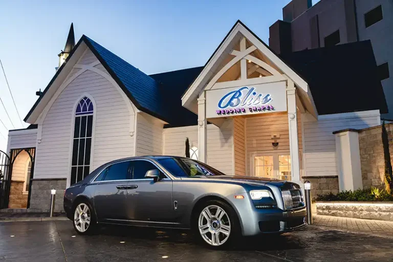 Famous Couples Who Tied The Knot in Vegas